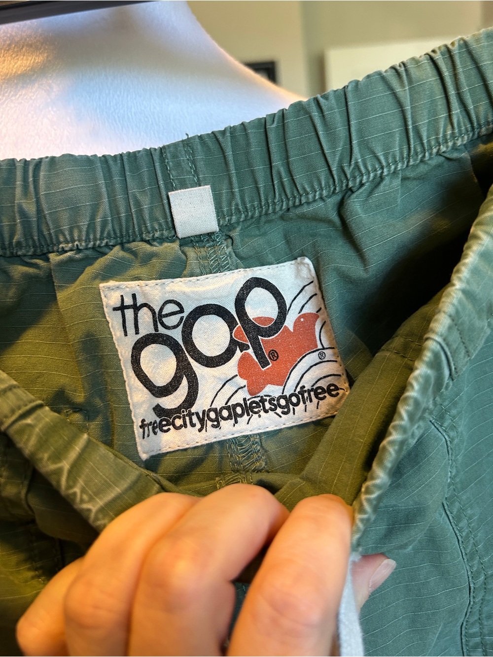 GAP x FreeCity Collab Let’s Go Free Army Green Cargo Pants Drawstring Size XS - Picture 3 of 8